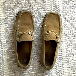Gucci vintage suede tan loafers women’s